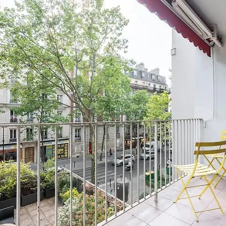 Ensoleille Buttes Chaumont - Iii Appartement Parijs