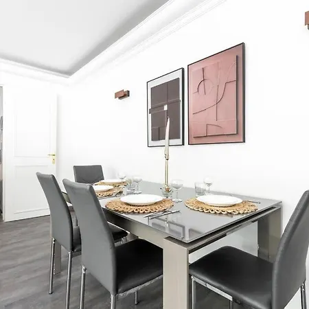 Ensoleille Buttes Chaumont - Iii * פריז