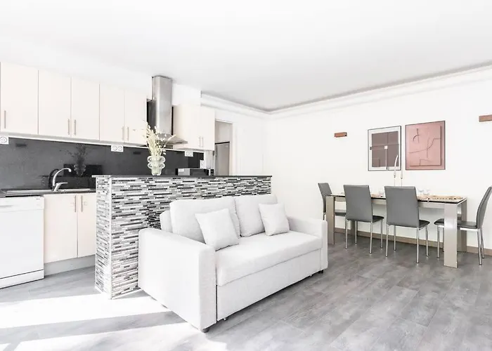 アパート Ensoleille Buttes Chaumont - Iii *